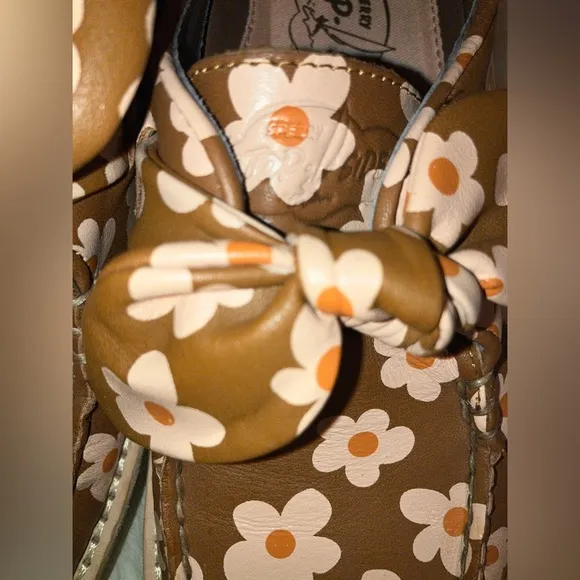 Sperry Women's Captain's Ox Crepe Bow