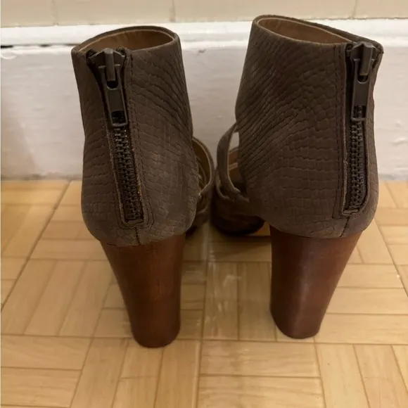 Splendid Brown Open Toe Heels size 7M