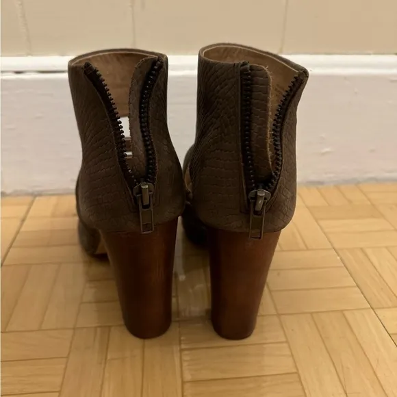 Splendid Brown Open Toe Heels size 7M
