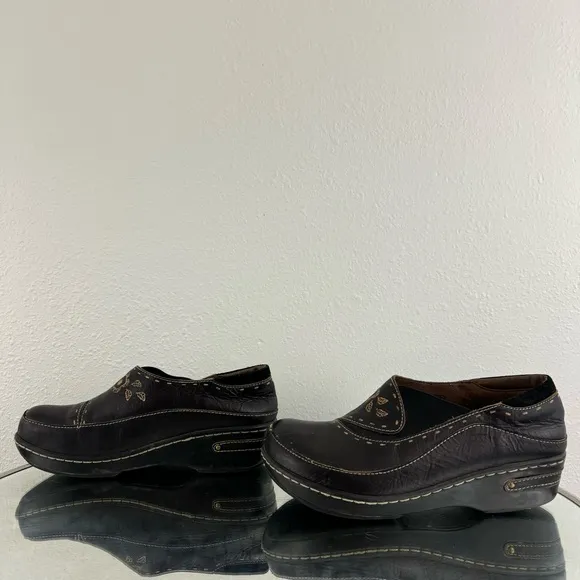 Spring Step L’Artiste Brown Black Tooled Leather Burbank Floral Slip On Clogs