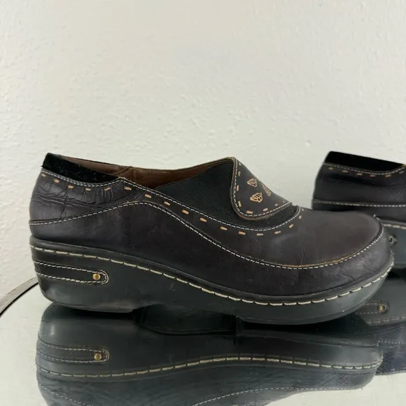 Spring Step L’Artiste Brown Black Tooled Leather Burbank Floral Slip On Clogs