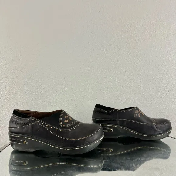 Spring Step L’Artiste Brown Black Tooled Leather Burbank Floral Slip On Clogs