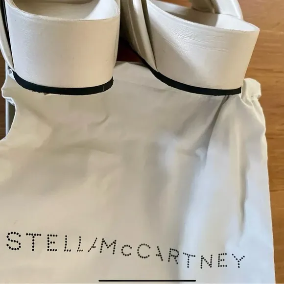 STELLA MCCARTNEY Beige Signature Logo Slides IT38/US8 $690