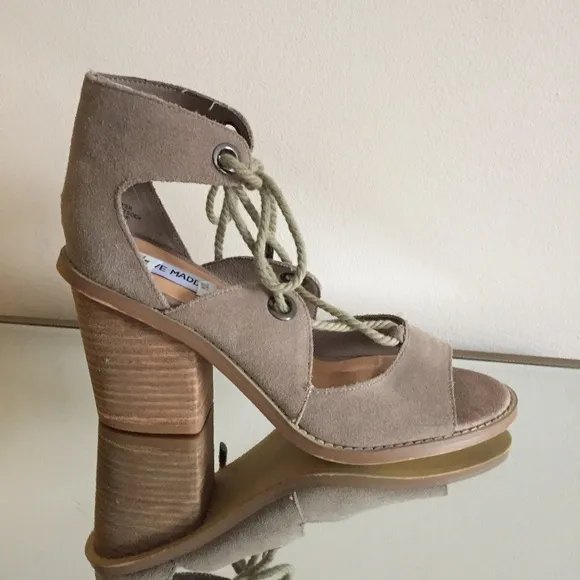 STEVE MADDEN Carah Sandal Heels NEW