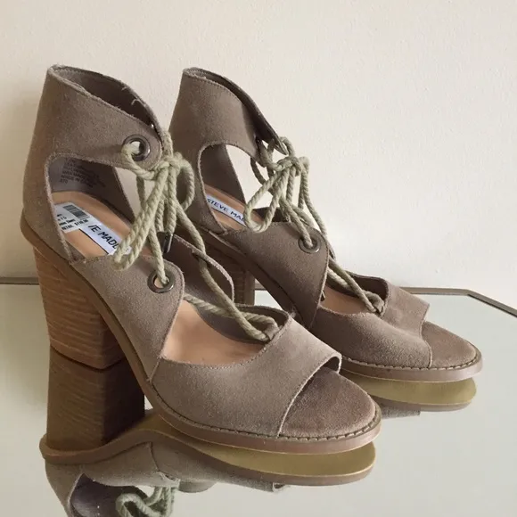 STEVE MADDEN Carah Sandal Heels NEW