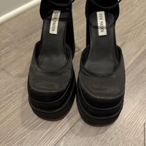 Steve Madden Charlize Black Satin Platform Heels | Size 6.5