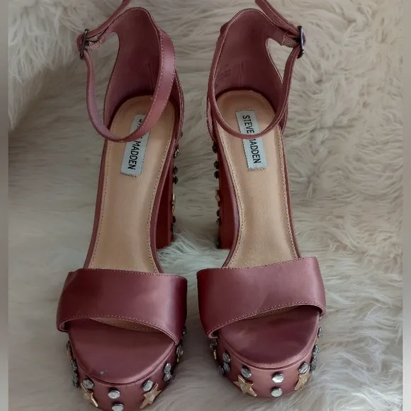 Steve Madden Dusty Rose Glory Studded Chunky Platform Heels