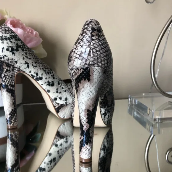 STEVE MADDEN Platform Snakeskin Heels