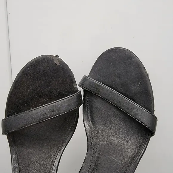 Steve Madden Real Love Black Anklestrap Open Toe heels size 6