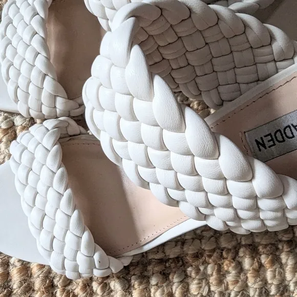 Steve Madden Tangle Off-White Woven Block High Heel Size 10