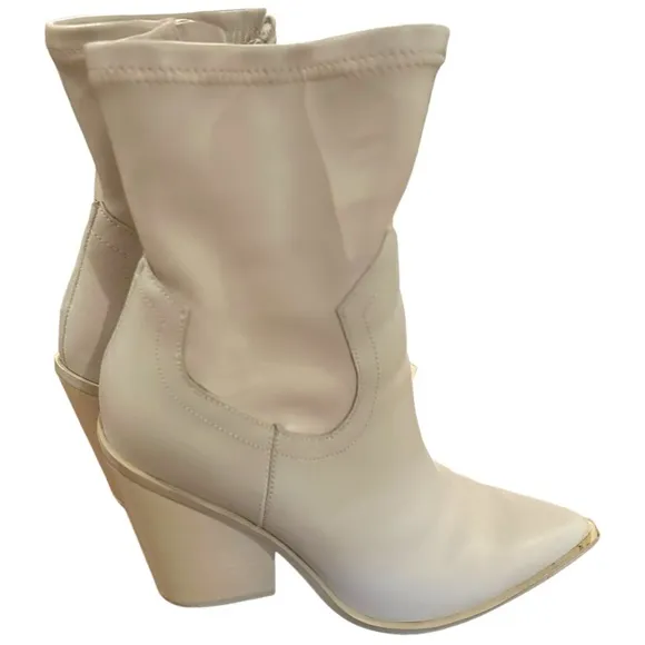 STEVE MADDEN Thorn Booties