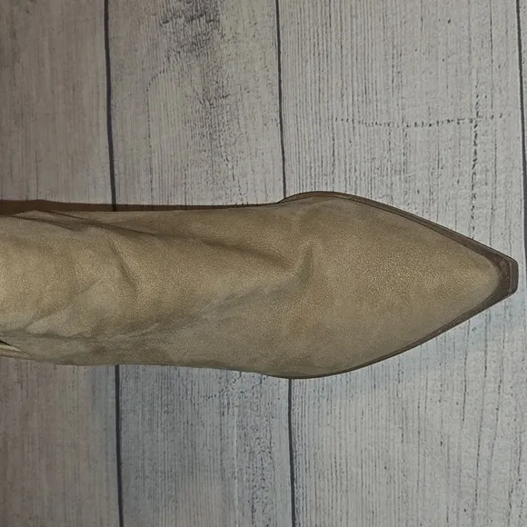 Steve Madden Women's Camryn Suede Booties w/ Block Heels Tan Size 8
