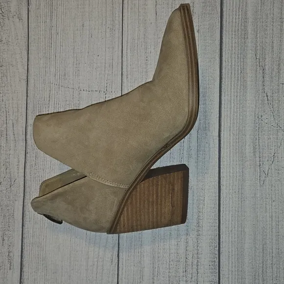 Steve Madden Women's Camryn Suede Booties w/ Block Heels Tan Size 8