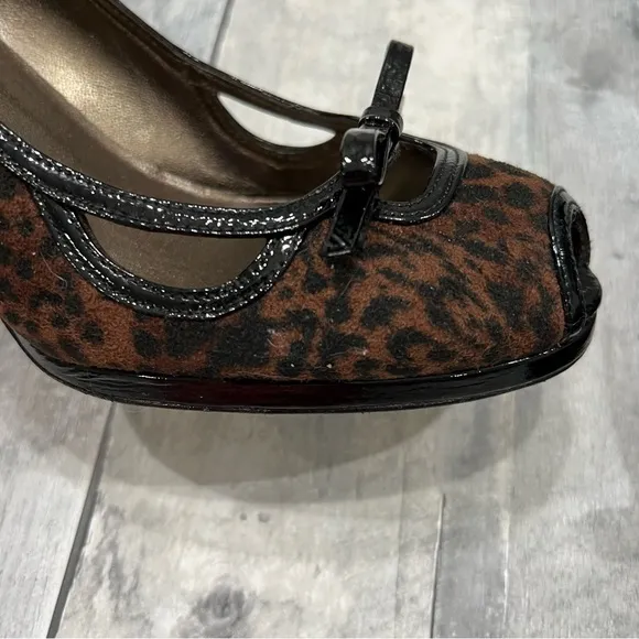 STUART WEITZMAN Animal Print Open Toe Pumps Heels Size 6.5N