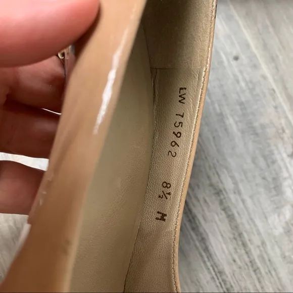 Stuart Weitzman nude peep toe heels size 8.5