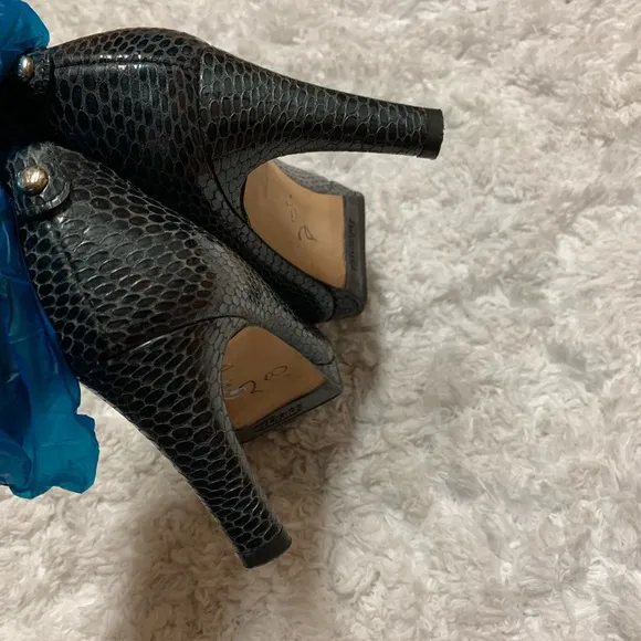 STUART WEITZMAN OPEN TOE HEELS