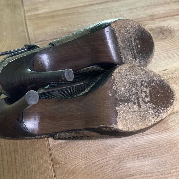 Stuart Weitzman Pewter colored peep toe heels. Size 5
