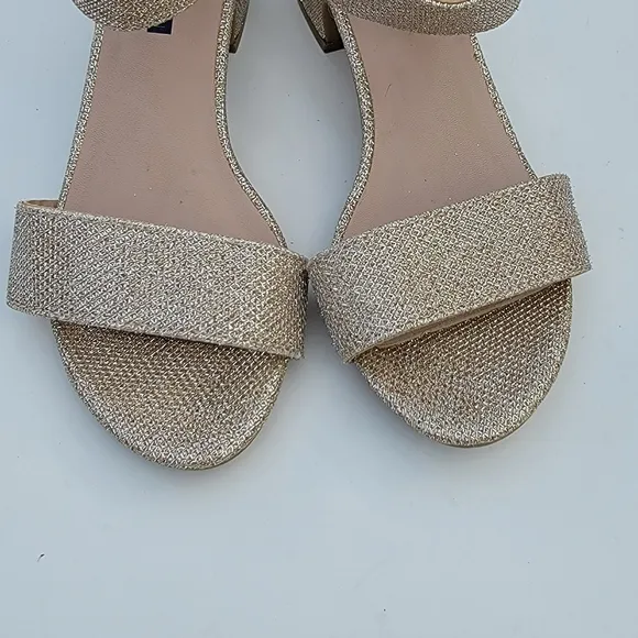 STUART WEITZMAN Rosalyn Alexa Anklestrap Gold glitter open toe heels Size 2