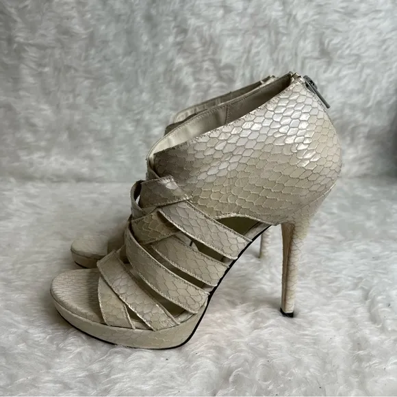 Stuart Weitzman snake heels size 9