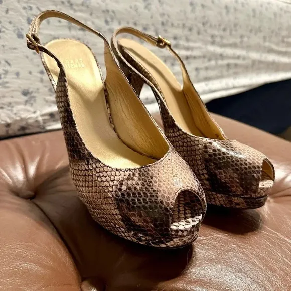 Stuart Weitzman Snake Skin Peep Toe Platform Heels Size 8.5