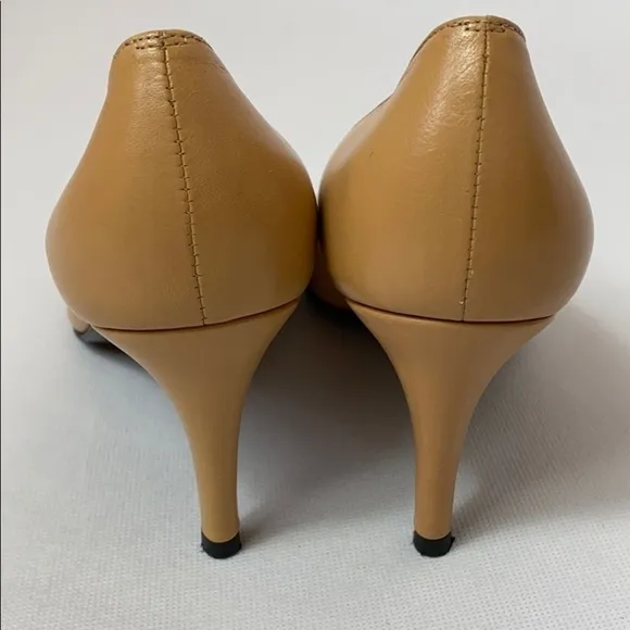 Stuart Weitzman tan leather pointy toe heels