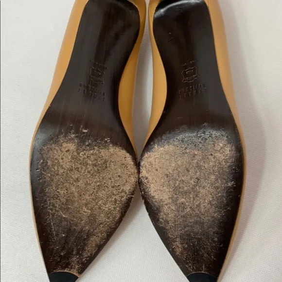 Stuart Weitzman tan leather pointy toe heels