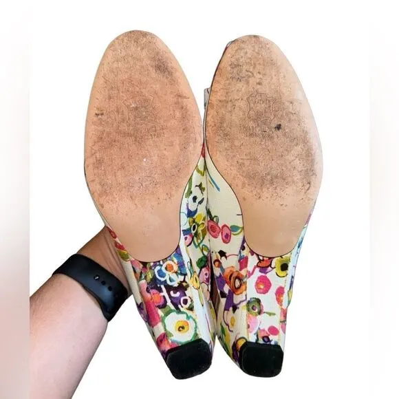 Stuart Weitzman Women's Candy Floral Linen Slip-On Sandal Size 9