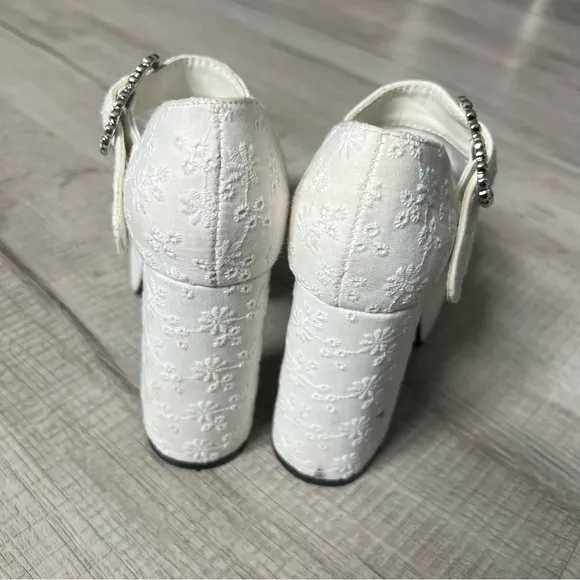 SUGAR THRILLZ I'LL BE UR JULIET EYELET MARY JANES White Size 6