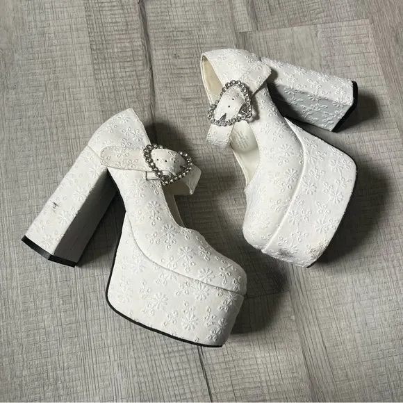 SUGAR THRILLZ I'LL BE UR JULIET EYELET MARY JANES White Size 6