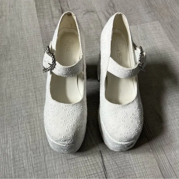 SUGAR THRILLZ I'LL BE UR JULIET EYELET MARY JANES White Size 6