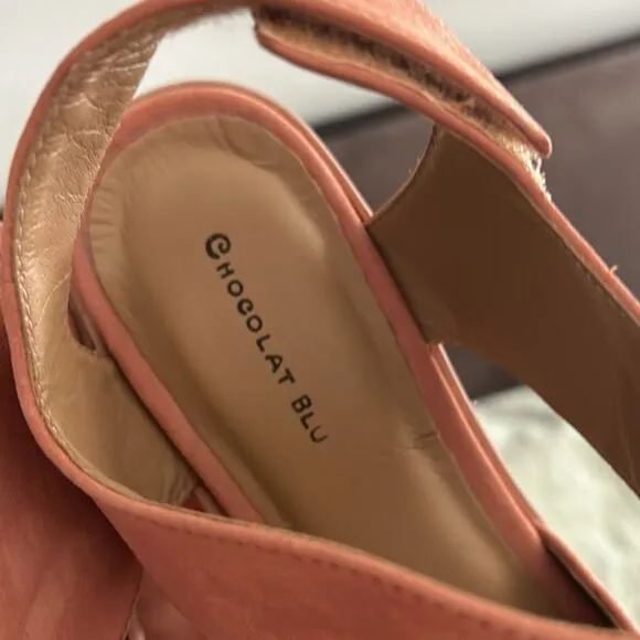 SUNDANCE X CHOCOLAT BLU Peachy Chunky Heel Suede Margaret Sandal. Size 7.5/ 38