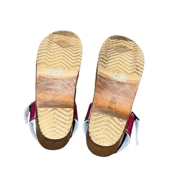 Sven Original‎ Swedish Patent hot Pink Girls Side Slit Sandals Clogs