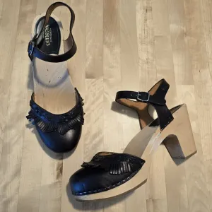 Swedish Hasbeens Fringy Clogs Black Size 40/9-9.5