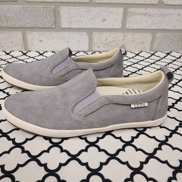 Taos Dandy Gray Canvas Slip On Shoes Size 8.5