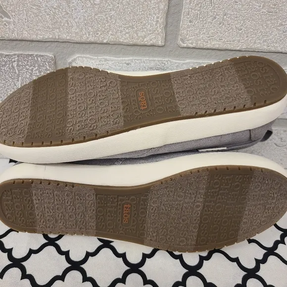 Taos Dandy Gray Canvas Slip On Shoes Size 8.5