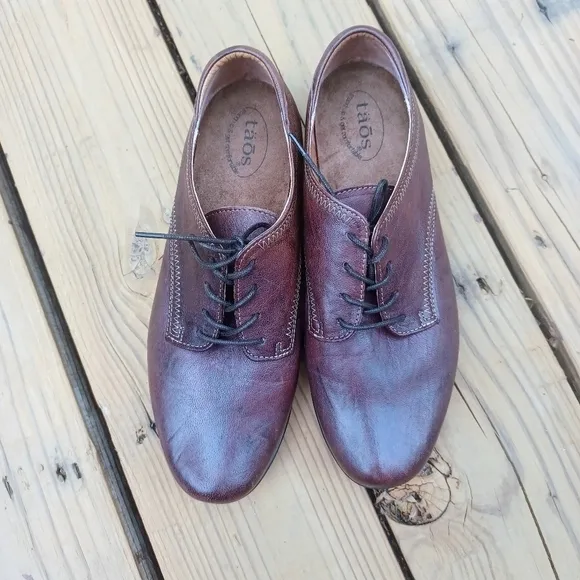 TAOS Footwear Women's  Brown  Leather  Oxfords   Sz 8 - 8.5/39