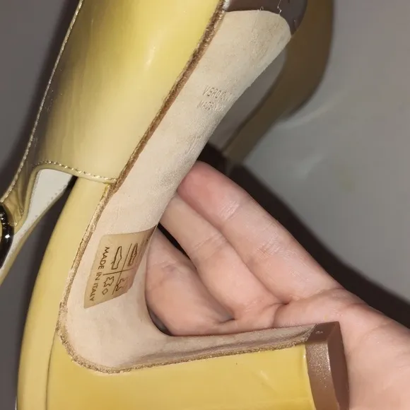 Taryn Rose beige tan sand color Patent Leather Open Toe Heels Size 37