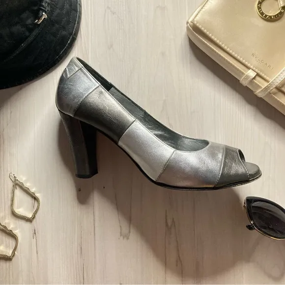 Taryn Rose Classic Grey Silver Women’s Open-Toe Heels