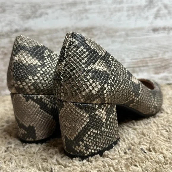 Taryn Rose Rochelle Snakeskin Block Almond Toe Block Heels Size 6.5