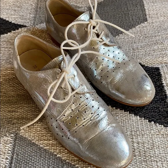 TEN POINTS Metallic Leather Oxfords