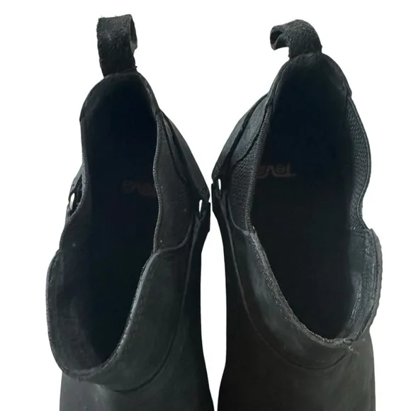 TEVA DE LA VINA BLACK SUEDE BOOTIES SIZE 6.5