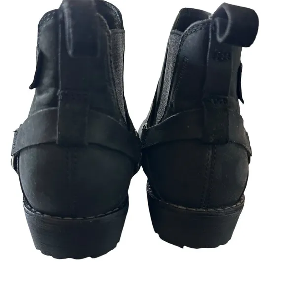 TEVA DE LA VINA BLACK SUEDE BOOTIES SIZE 6.5