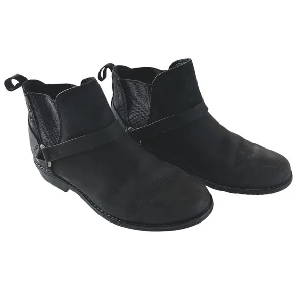 TEVA DE LA VINA BLACK SUEDE BOOTIES SIZE 6.5