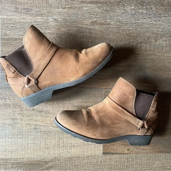 Teva De La Vina Dos Chelsea Boot in Pecan