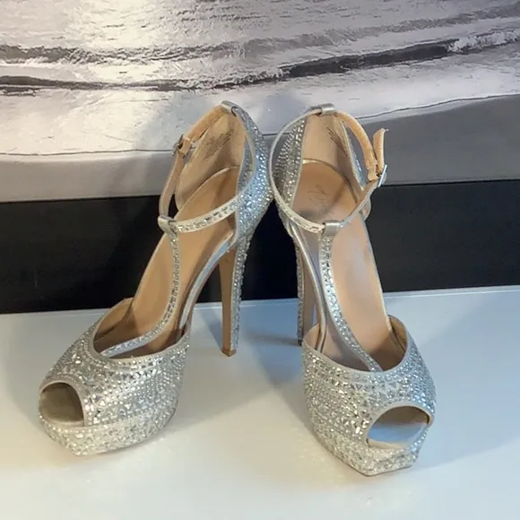Thalia Sodi Flor Silver T Strap Platform Stiletto Jeweled Open Toe Heels Sz 9