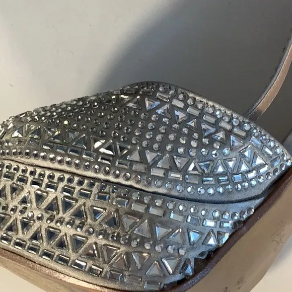 Thalia Sodi Flor Silver T Strap Platform Stiletto Jeweled Open Toe Heels Sz 9