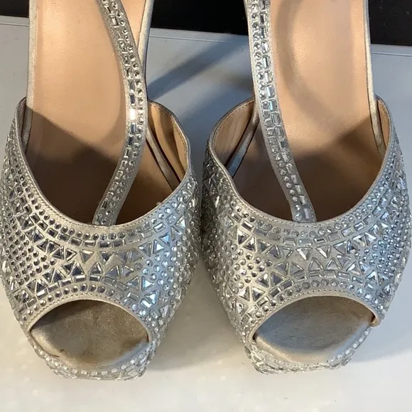 Thalia Sodi Flor Silver T Strap Platform Stiletto Jeweled Open Toe Heels Sz 9