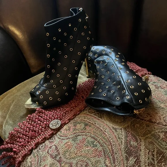 Tom Ford Open Toe Grommet Bootie Size 6.5