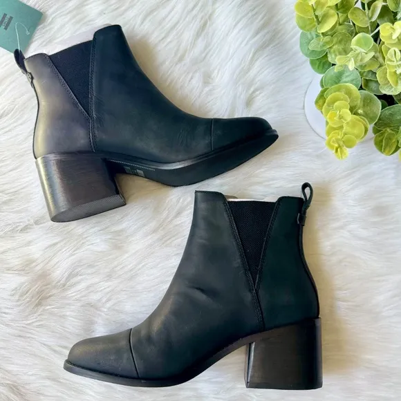 Toms Esme Black Leather Chelsea Slip On Booties Size 7