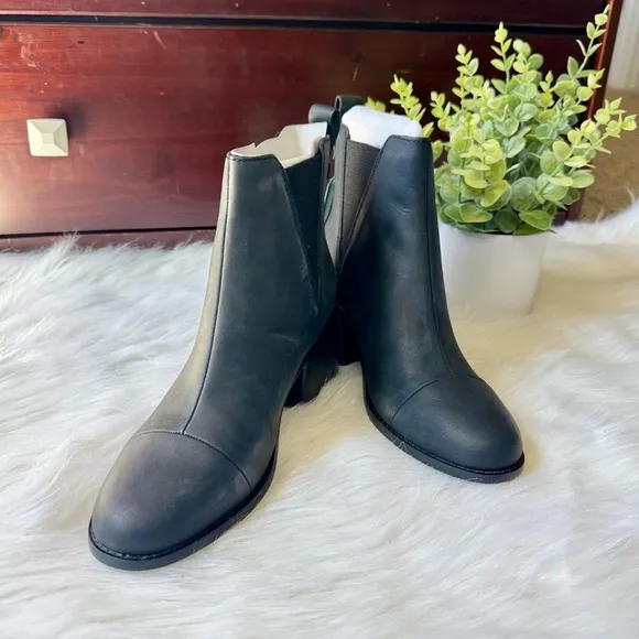 Toms Esme Black Leather Chelsea Slip On Booties Size 7